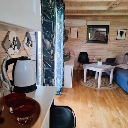 Na Korcie Feriehus Lubomierz (Lower Silesia)