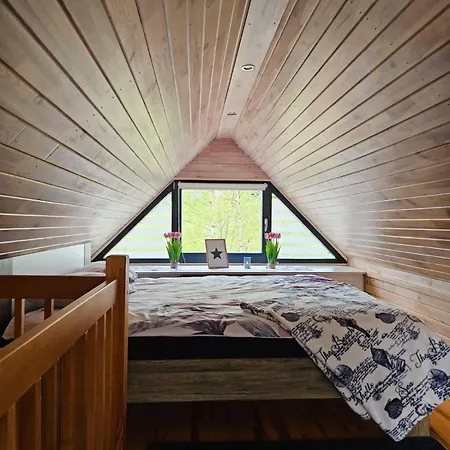 Na Korcie Feriehus Lubomierz (Lower Silesia)