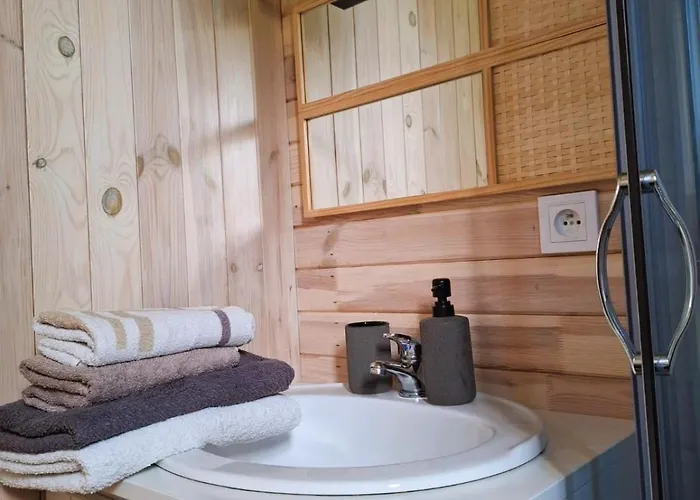 Na Korcie Feriehus Lubomierz (Lower Silesia)