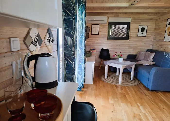 Na Korcie Feriehus Lubomierz (Lower Silesia)